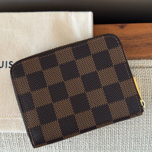 Louis Vuitton Damier Ebene Zippy Coin Purse - Picture 4 of 9